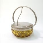 Γυάλινη φοντανιέρα με μεταλλικό καπάκι