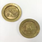 2 μπρούτζινα διακοσμητικά πιατάκια με σκαλίσματα