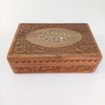 Ξύλινο κουτί με σκαλίσματα