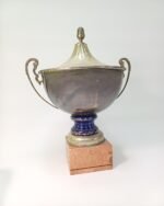 Κύπελο βράβευσης με καπάκι σε μαρμάρινη βάση - Image 2