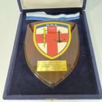 Τιμητική πλακέτα σε απερχόμενο Διευθυντή του Ν.Ν.Α. στις 11/3/1999