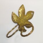 Μπρούτζινος γάντζος- κρεμάστρα τοίχου 'Φύλλο σφενδάμου'