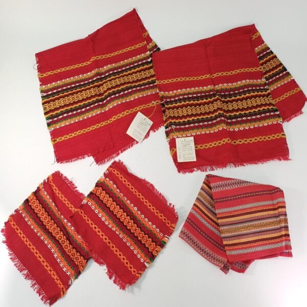 Παραδοσιακό Βουλγάρικο σετ τραβέρσες και καρέ