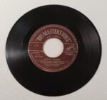 Δίσκος βινυλίου 'Βασίλης Τσιτσάνης/ Χατζηαντωνίου/Αγγελόπουλος/Βασιλείου' (45 στροφών) - Image 2