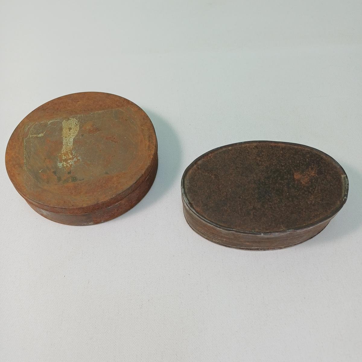 3B6-15-A-20250810_190513-1200x1200 Vintage μεταλλικά κουτιά (2 τεμάχια) - Image 1