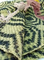 Λεπτό ριχτάρι (πικέ) με γεωμετρικά μοτίβα και χρωματιστά κρόσσια - Image 3