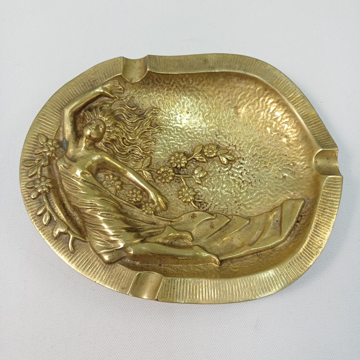 6B5-5-20251029_094117-1500x1500 Μπρούτζινο τασάκι σε στυλ Art Nouveau - Image 1