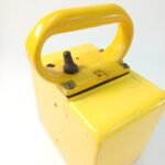 U.S. Navy Lantern- Αδιάβροχο φανάρι Ναυτικού των ΗΠΑ (δεκαετίας 1960), κίτρινο - Image 3