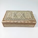 Ξύλινο διακοσμητικό κουτί με ένθετη μαρκετερί από φίλντισι