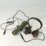 Στρατιωτική συλλογή ακουστικών H-113/U της Audiosears και συσκευής φωτισμού M45 Light Instrument