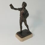 Χάλκινο γλυπτό "Αγόρι με εφημερίδες" σε μαρμάρινη βάση by P. Uccello, Napoli