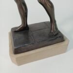 Χάλκινο γλυπτό "Αγόρι με εφημερίδες" σε μαρμάρινη βάση by P. Uccello, Napoli - Image 3