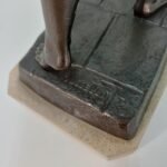 Χάλκινο γλυπτό "Αγόρι με εφημερίδες" σε μαρμάρινη βάση by P. Uccello, Napoli - Image 5