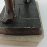 Χάλκινο γλυπτό "Αγόρι με εφημερίδες" σε μαρμάρινη βάση by P. Uccello, Napoli - Image 6