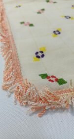 Vintage λευκά είδη (πετσέτες, τραπεζομάντηλο, σεμέν, τραβέρσα) (9 τεμάχια) - Image 5