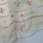 Vintage λευκά είδη (πετσέτες, τραπεζομάντηλο, σεμέν, τραβέρσα) (9 τεμάχια) - Image 9