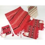 Παραδοσιακό σετ λευκών ειδών (τραβέρσα, πετσέτες και πουγκί) (Βουλγαρίας και Ρουμανίας)