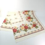 Vintage λευκά είδη (1 τραπεζομάντηλο και 2 καρέ) - Image 2