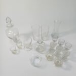 LOT υαλικών οικιακής χρήσης (καράφες-ποτήρια- ποτήρια λικέρ και άλλα) (17 τεμάχια)