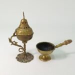 Ορειχάλκινα παραδοσιακά θυμιατά οικίας, αντίκες (2 τεμάχια)