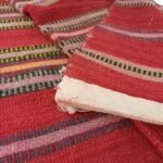 Παραδοσιακό μάλλινο υφαντό (κόκκινο με πολύχρωμες ρίγες) - Image 2
