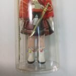 Συλλεκτική κούκλα με παραδοσιακή στρατιωτική στολή των Highlands Σκωτίας - Image 3