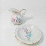 Συλλεκτικά πιατάκια και γαλατιέρες από πορσελάνη σε σχέδια ροζ και γαλάζιων λουλουδιών (Satsuma/Poland/Romania) (4 τεμάχια) - Image 6