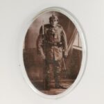 Φωτογραφία Γερμανού στρατιώτη του Α' Παγκοσμίου Πολέμου σε οβάλ πορσελάνη (αρχές 20ού αιώνα)