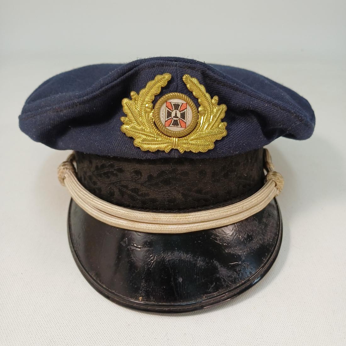 6T-19-20251215_122028-1100x1100 Πηλήκιο με διακριτικό του Εθνικού Συνδέσμου Γερμανών Βετεράνων Β' Παγκοσμίου Πολέμου - Image 1