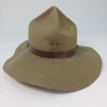 Επίσημο πλατύγυρο καπέλο Προσκόπων Ελλάδος με ορειχάλκινο έμβλημα - Image 2