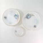 Σετ πιατικών από οπαλίνα (σχέδιο γαλάζιων λουλουδιών και χρυσές λεπτομέρειες) (8 τεμ.) - Image 2