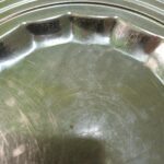 LOT ειδών σερβιρίσματος (κανάτα/καράφα/αλατοπίπερο/μεταλλικά πιατάκια) (7 τεμάχια) - Image 3