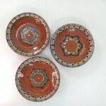 Κεραμικά παραδοσιακά πιατικά (LOT 9 τεμαχίων) (Bulgarian redware pottery/ Porcelaine opaque de Gien, France/ China) - Image 3