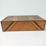 Ξύλινο Γερμανικό κουτί με το έμβλημα του Σιδηρού Σταυρού (WWI) - Image 2