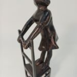 Χάλκινο γλυπτό "Κορίτσι στην καρέκλα" σε σχέδιο Juan Clara, συλλεκτικό - Image 3