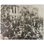 Φωτογραφία από τα Δεκεμβριανά του 1944 (τυπωμένη σε ξύλο, ιστορικό αντίγραφο εκείνης της εποχής)