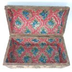 Vintage ξύλινο μπαούλο με χάλκινη και ορειχάλκινη διακόσμηση - Image 6