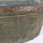 Vintage ξύλινο μπαούλο με χάλκινη και ορειχάλκινη διακόσμηση - Image 9