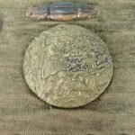 Vintage ξύλινο μπαούλο με χάλκινη και ορειχάλκινη διακόσμηση - Image 12