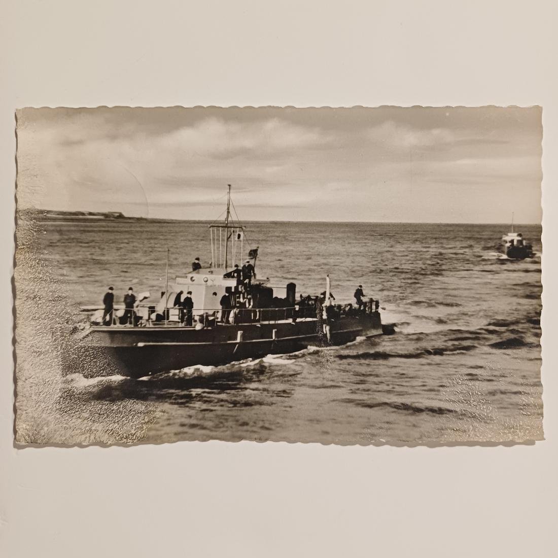 DB2-126-A-20260104_164331-1100x1100 Vintage Καρτ Ποστάλ "Räumboote im Manöver" (δεύτερο μισό 20ού αιώνα) - Image 1