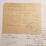 Ενδεικτικόν "Οκτατάξιον Γυμνάσιον Θηλέων Αιγίου" Σχολ. έτος 1953-1954 (LOT 5 εγγράφων - εκκλησιαστική σφραγίδα 'Εκκλησιαστική Επιτροπή του Ιερού ναού των Παμμεγίστων Ταξιαρχών, Εν Αιγίω') - Image 5