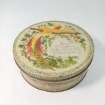 Στρογγυλό μεταλλικό κουτί "Berke Americana Golden Fruit Cake" δεκαετία '60, vintage