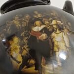 Πορσελάνινο βάζο και τασάκια "Νυχτερινή Περίπολος" του οίκου Gerold Porzellan (δεκαετίες 1950-'70) - Image 8