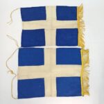 Ελληνικές σημαίες της ξηράς με κρόσσια (αρχές δευτέρου μισού 20ού αιώνα) (2 τεμ.)