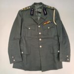 Επίσημη στολή Ανώτατου Αξιωματικού (Υποστρατήγου) Ελληνικής Χωροφυλακής με αξεσουάρ (Συλλογή 10 τεκμηρίων) - Image 2