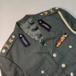 Επίσημη στολή Ανώτατου Αξιωματικού (Υποστρατήγου) Ελληνικής Χωροφυλακής με αξεσουάρ (Συλλογή 10 τεκμηρίων) - Image 9