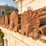 Πήλινο νεοκλασικό ακροκέραμο με ανάγλυφο ανδρικό πρόσωπο (τέλη 19ου - αρχές 20ού αιώνα) - Image 6